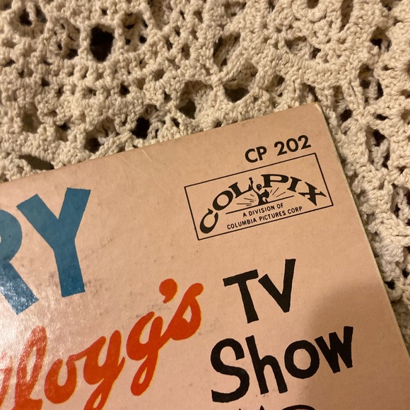 Vintage Huckleberry Hound - Kellogg’s TV Show - Vinyl LP gallery Wall Art Decor - Picture 8 of 17